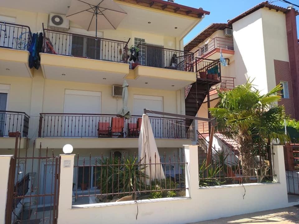 Blue Moon Apartments Nea Michaniona Esterno foto